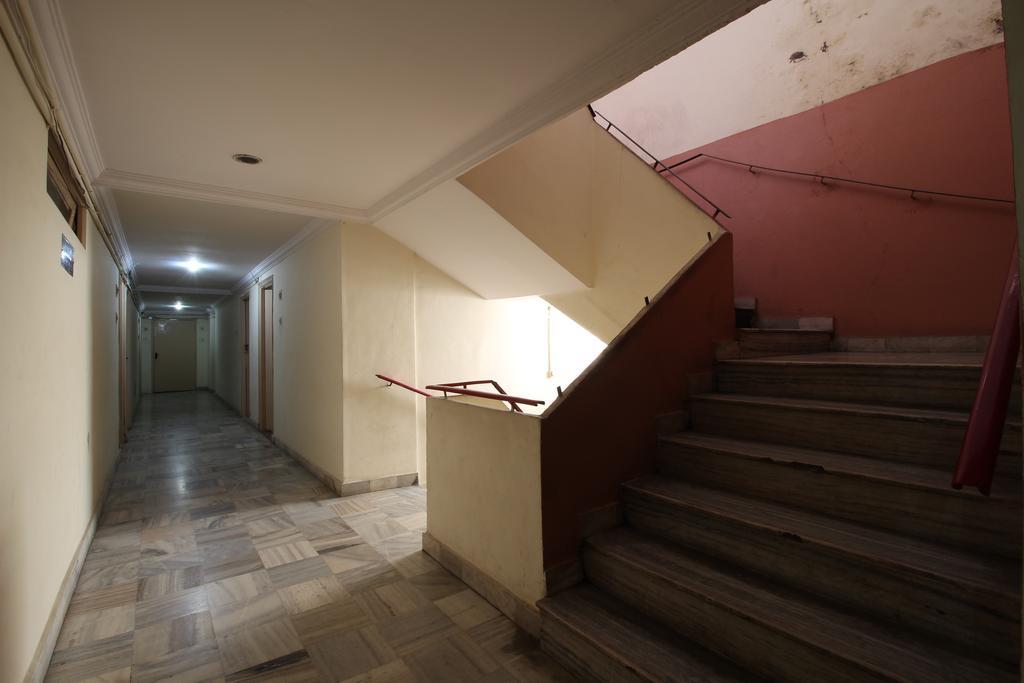 Hotel Maya Deluxe Hyderabad Bagian luar foto